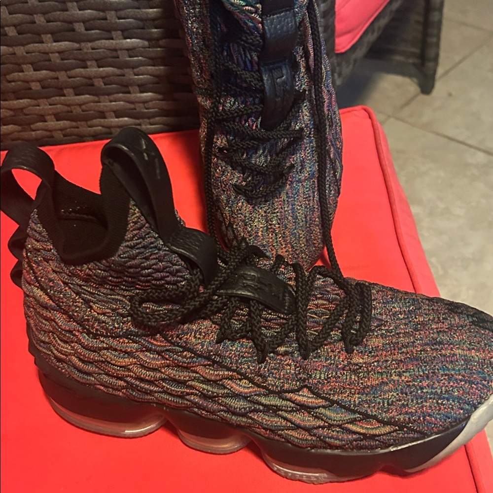 LeBron XV - Picture 2 of 15